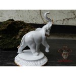 Статуэтка из фарфора, декоративная «Довольный слон» [5013.04]
